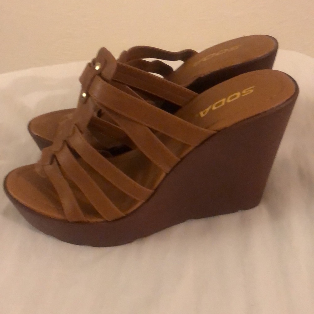 Soda sandals, size 8 worn once - Picture 2 of 3